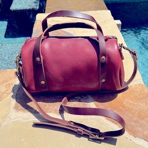 Go Forth Goods Jane Crossbody Org. Size in Merlot with Mocha straps EXC